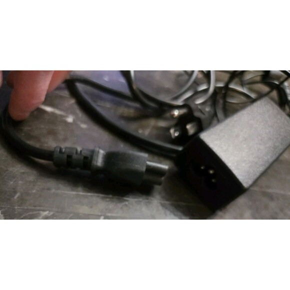 Replacement AC Adapter SK90190215 Input 100-240-1.3 A 50/60 Hz Output 19V 2.15A - Picture 5 of 7